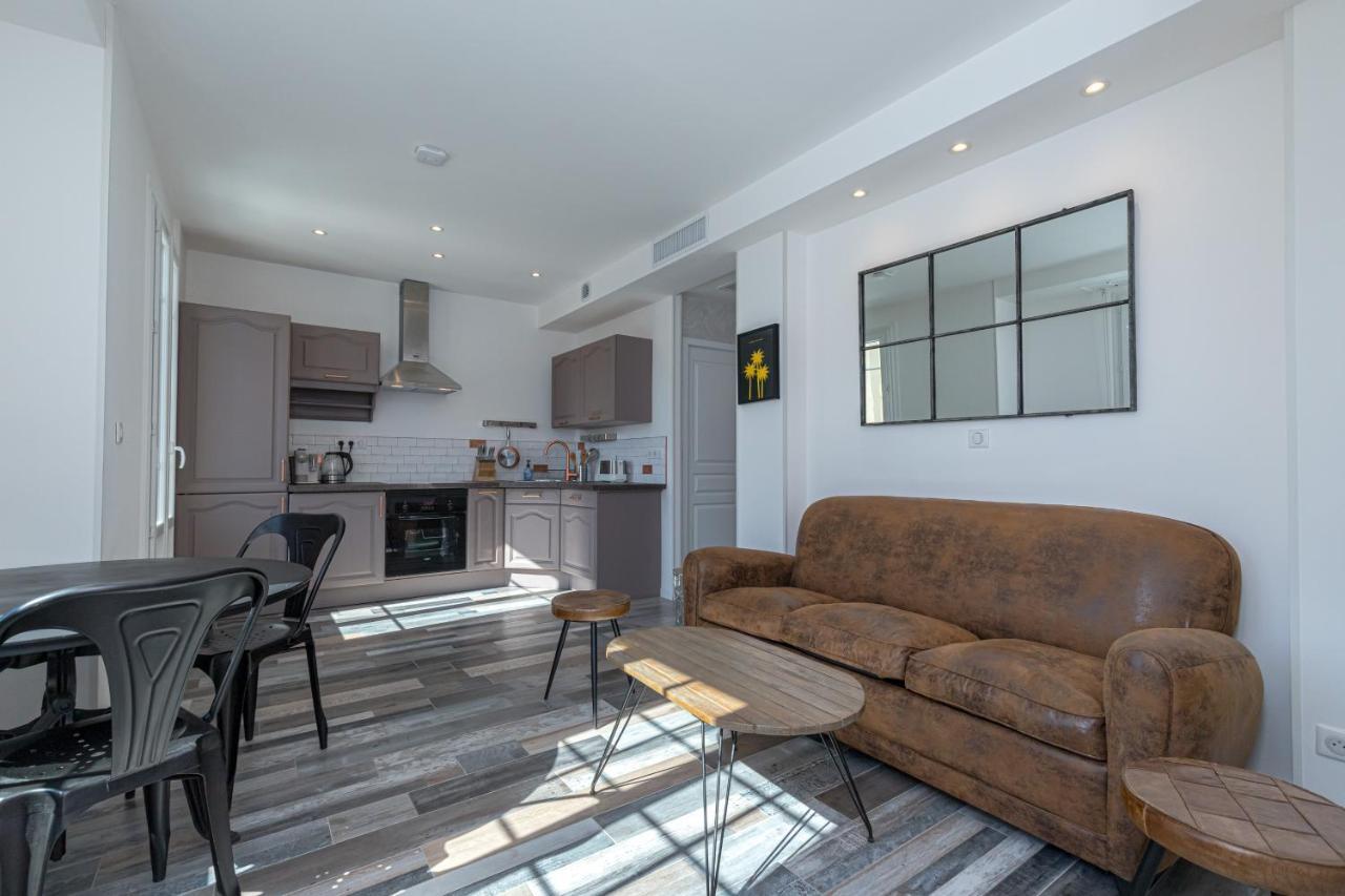 Squared Head-Apartment With Terrace In Niza Exterior foto